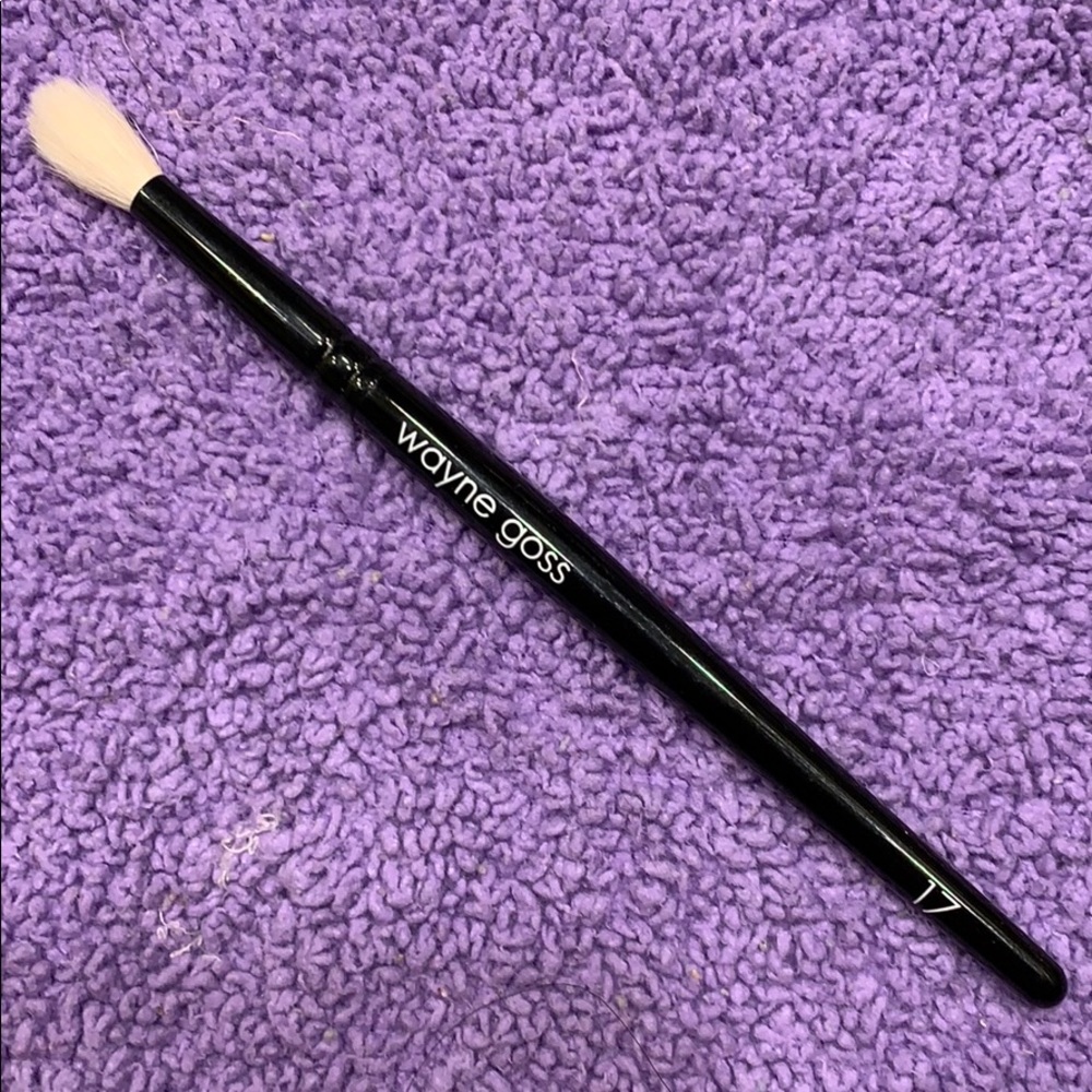 Wayne Goss #17 Eye Shadow Crease brush